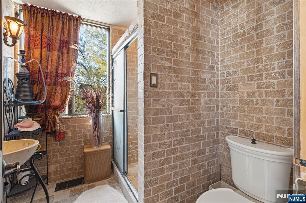 12 E Saddle River Road