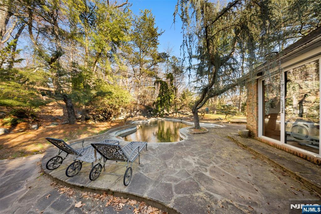 12 E Saddle River Road