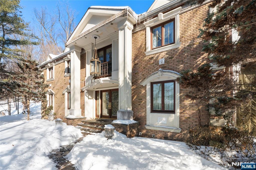 12 E Saddle River Road