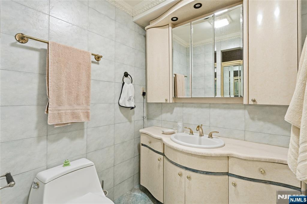 12 E Saddle River Road