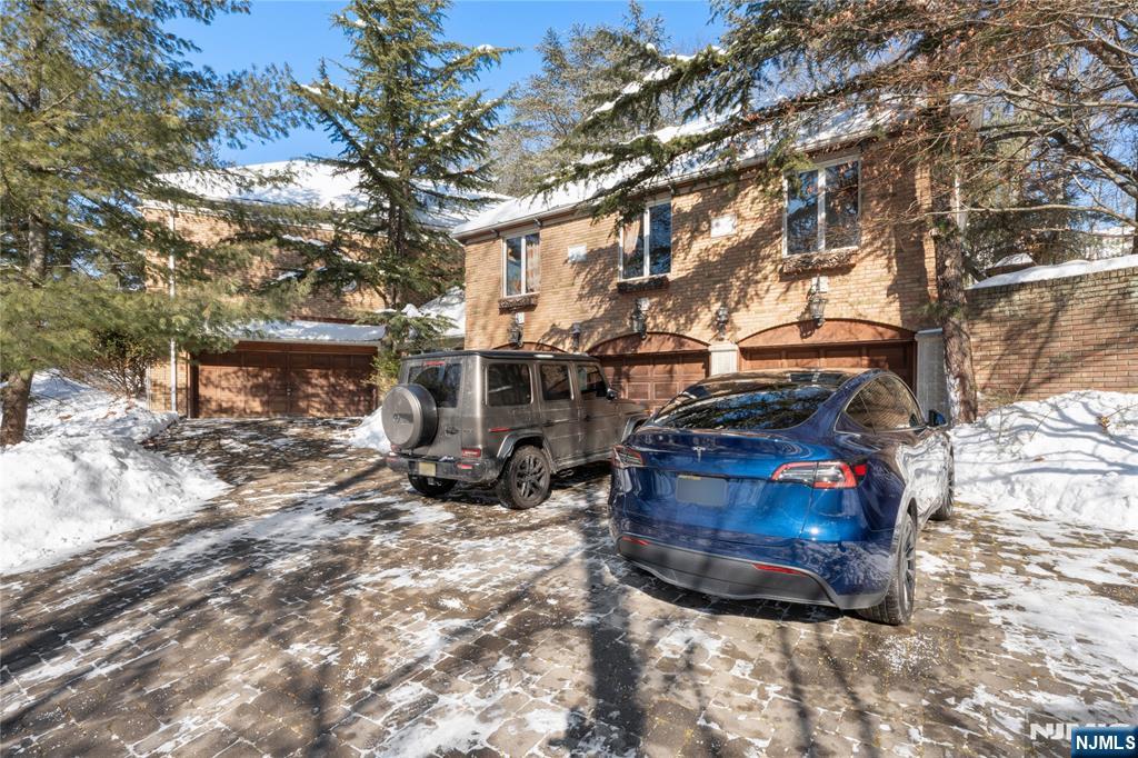 12 E Saddle River Road