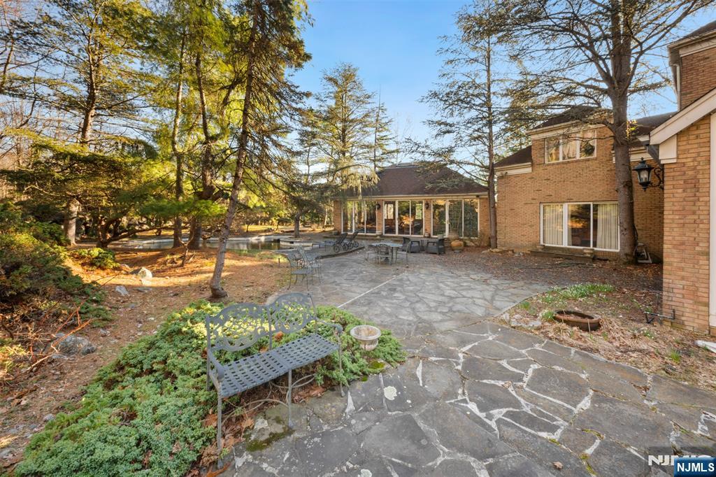 12 E Saddle River Road