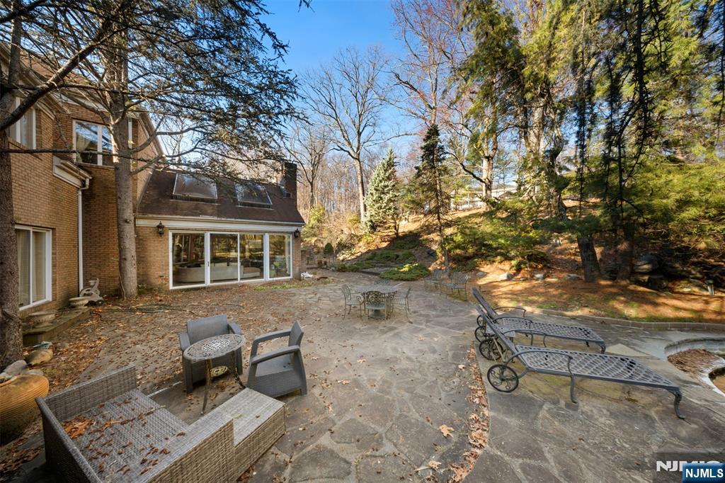 12 E Saddle River Road