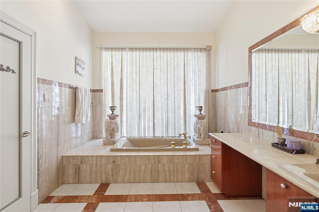 12 E Saddle River Road