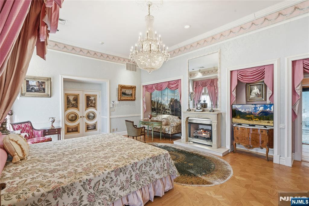 12 E Saddle River Road