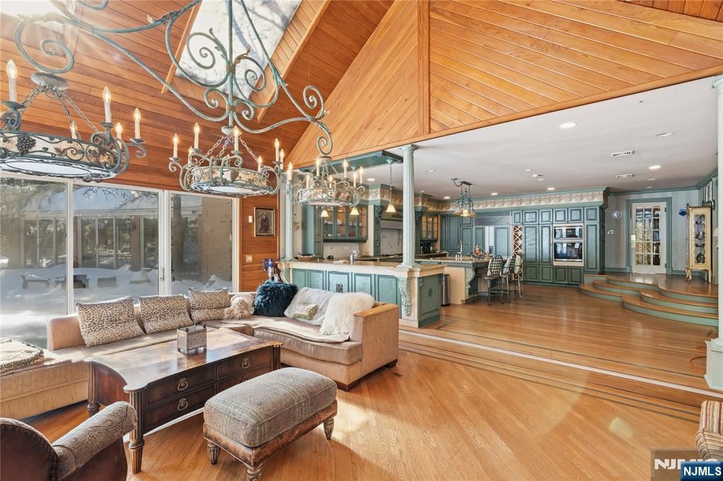 12 E Saddle River Road