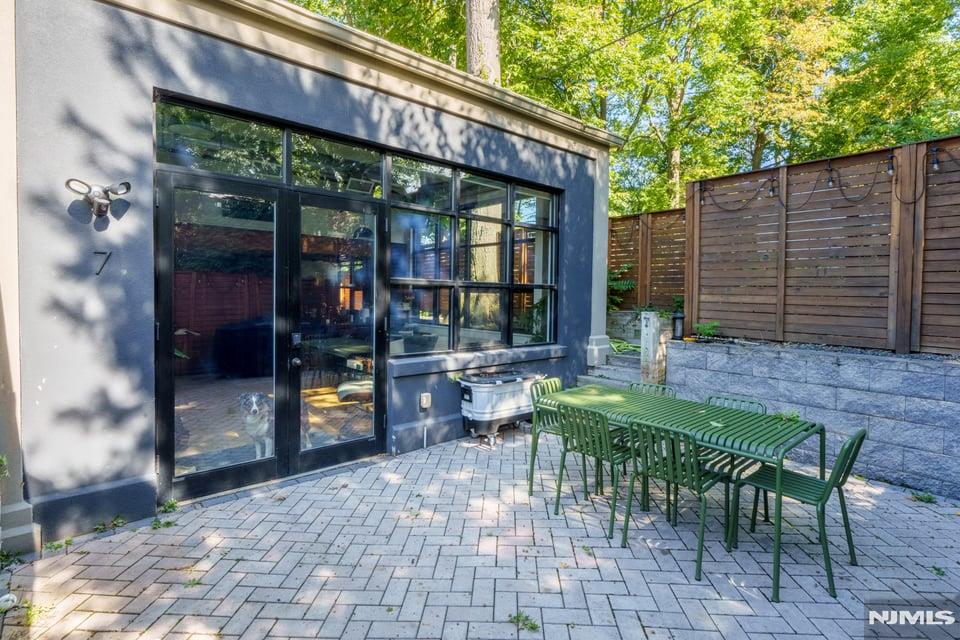 51 Greenwood Avenue 7