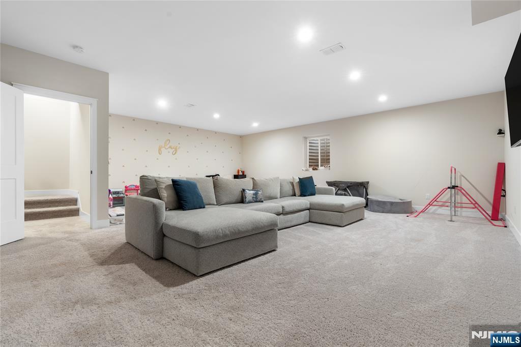 4 Aspen Drive