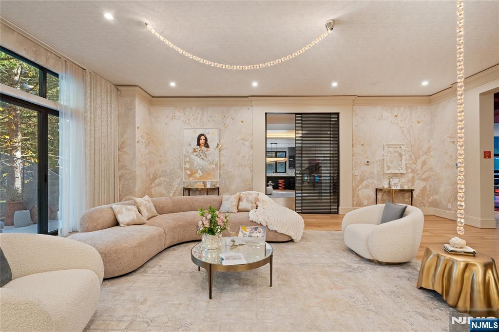 48 Pleasant Avenue