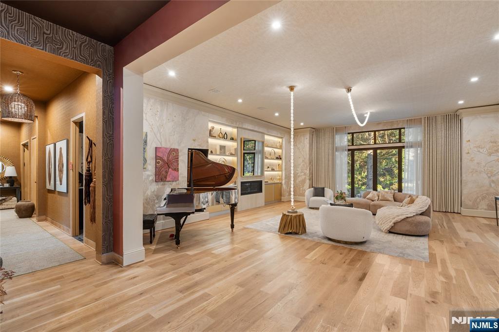 48 Pleasant Avenue