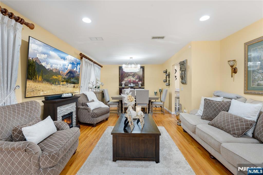 120 E Edsall Boulevard