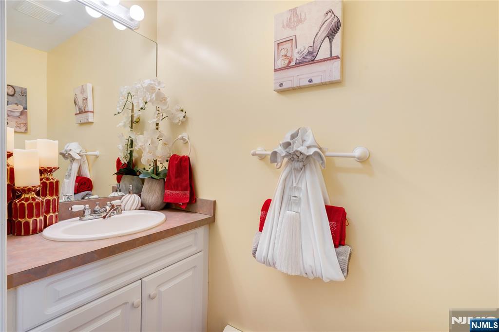 120 E Edsall Boulevard