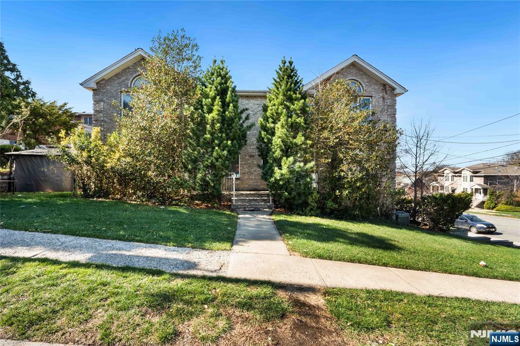 120 E Edsall Boulevard