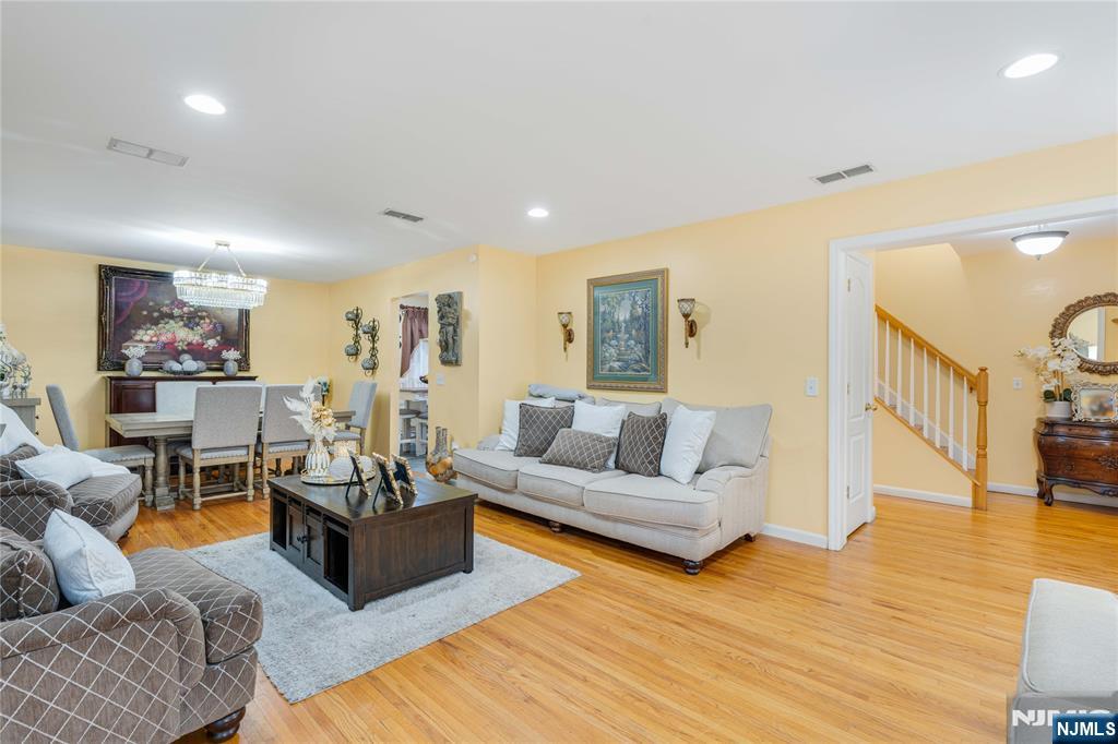 120 E Edsall Boulevard