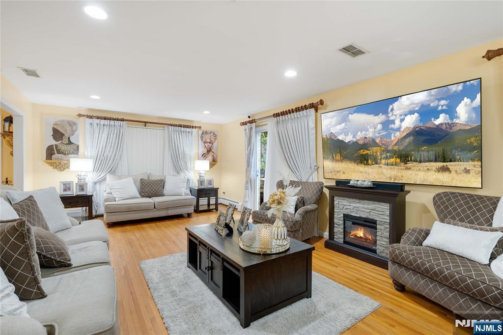 120 E Edsall Boulevard