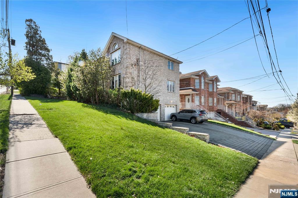 120 E Edsall Boulevard