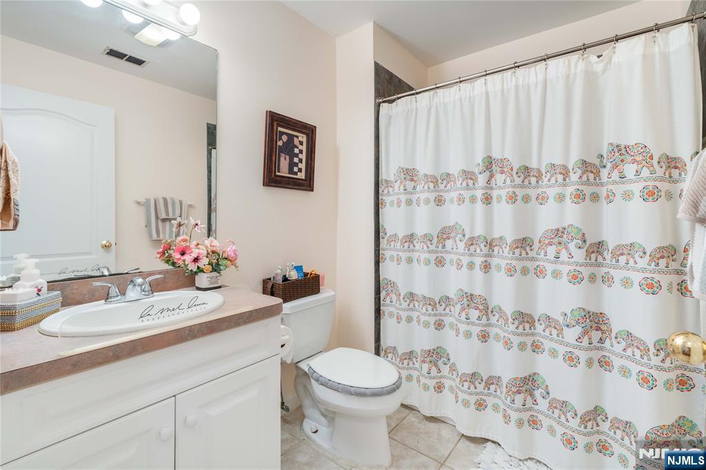 120 E Edsall Boulevard