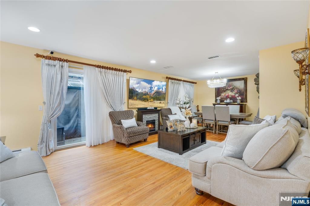 120 E Edsall Boulevard