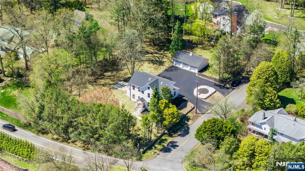 175 E Crescent Avenue