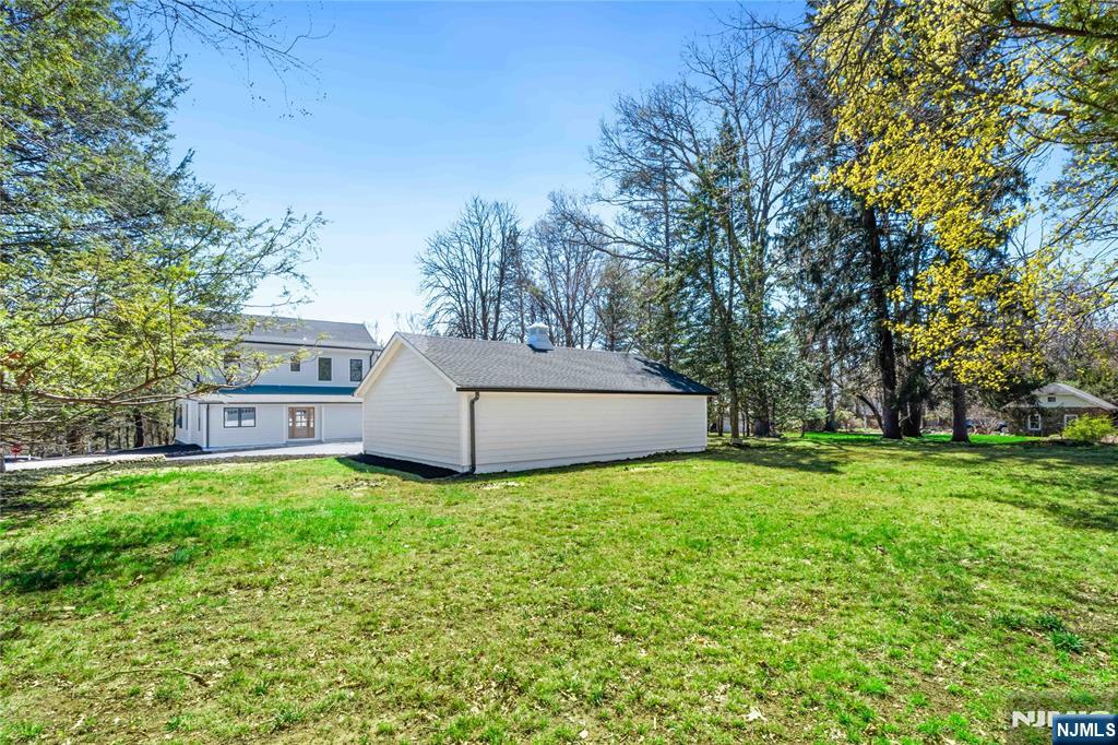 175 E Crescent Avenue