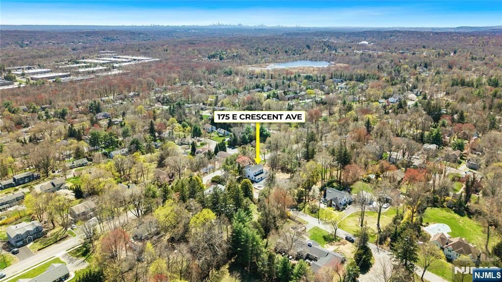 175 E Crescent Avenue