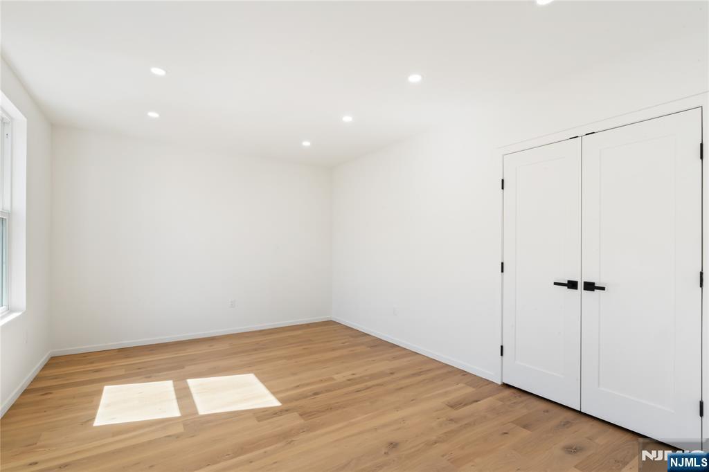 175 E Crescent Avenue