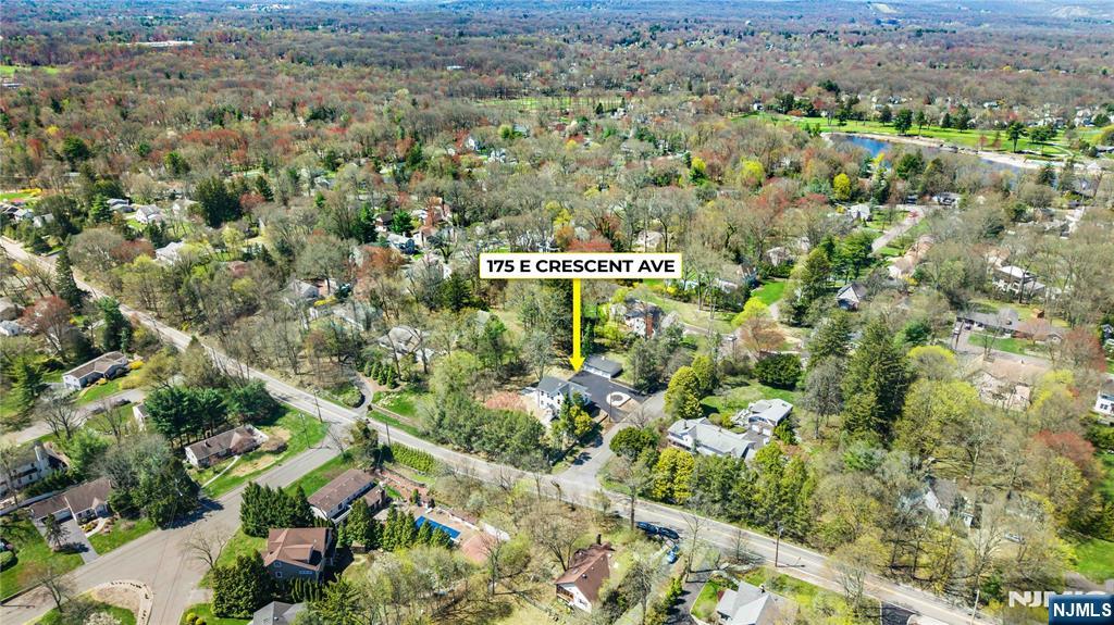 175 E Crescent Avenue