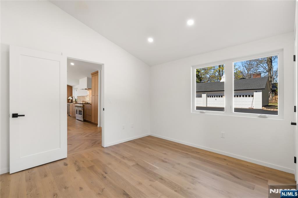 175 E Crescent Avenue