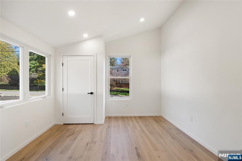 175 E Crescent Avenue