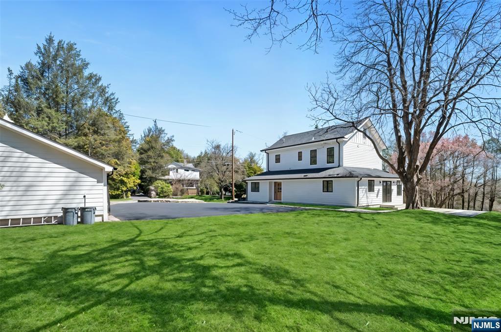 175 E Crescent Avenue