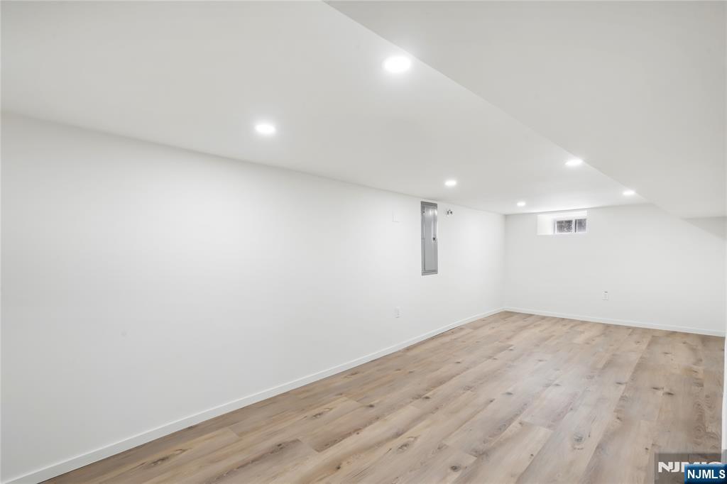 175 E Crescent Avenue