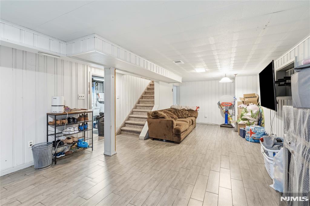 46 Pershing Place