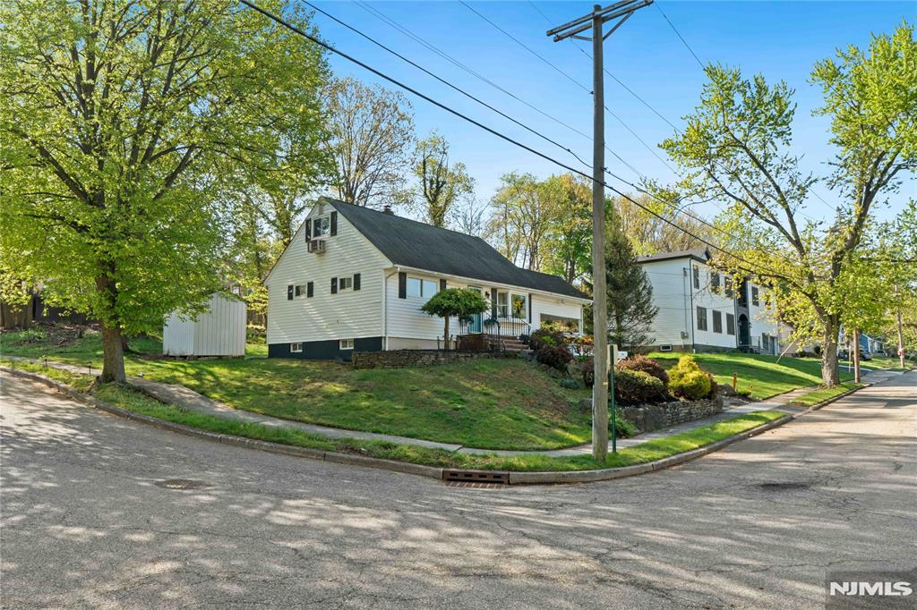 46 Pershing Place