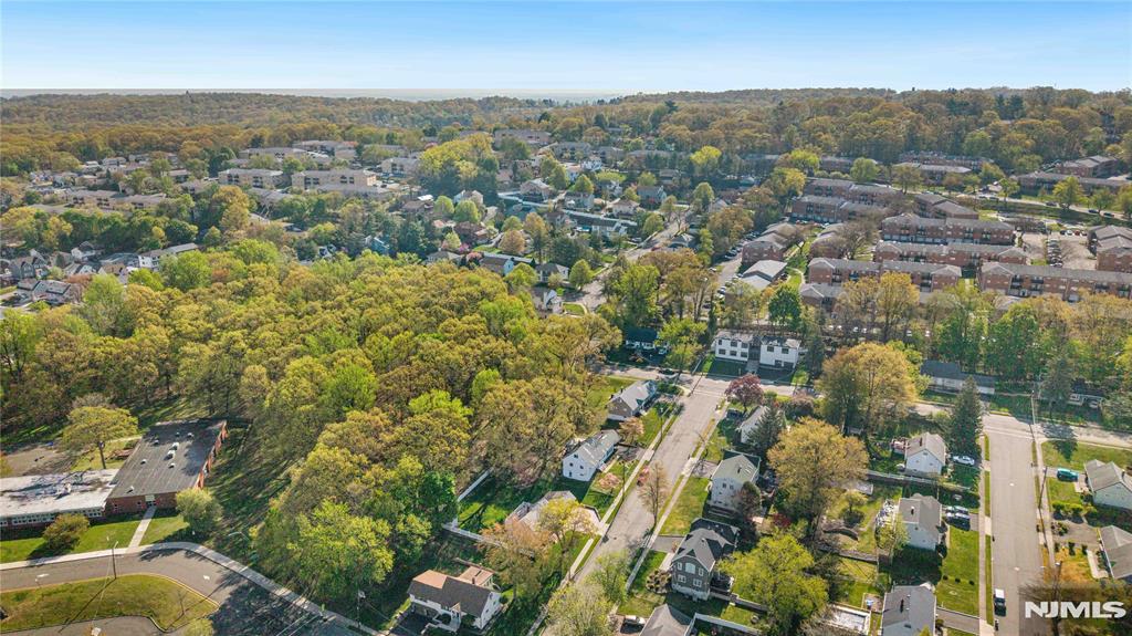 46 Pershing Place