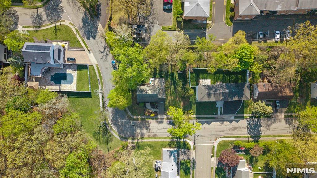 46 Pershing Place