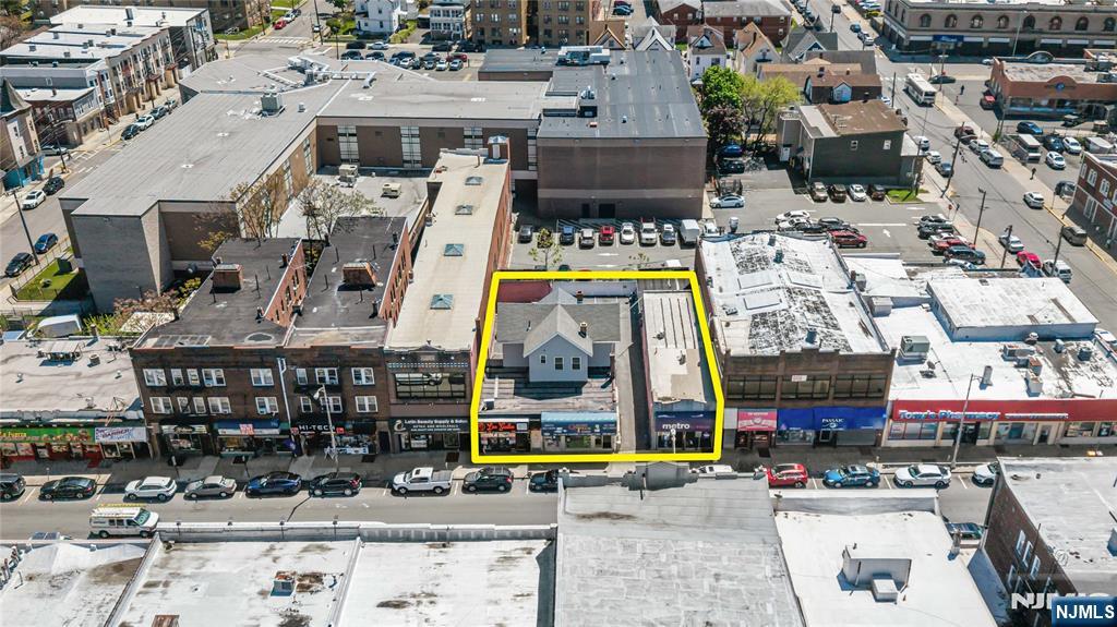 285 Monroe Street