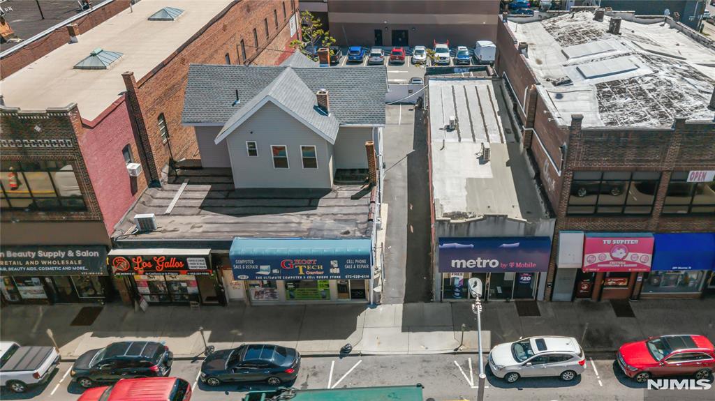285 Monroe Street