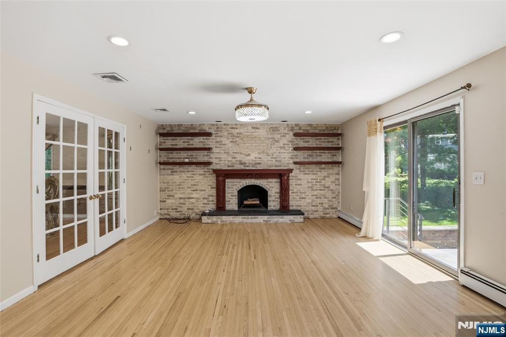 2 Woodside Avenue