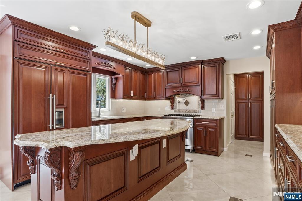 2 Woodside Avenue