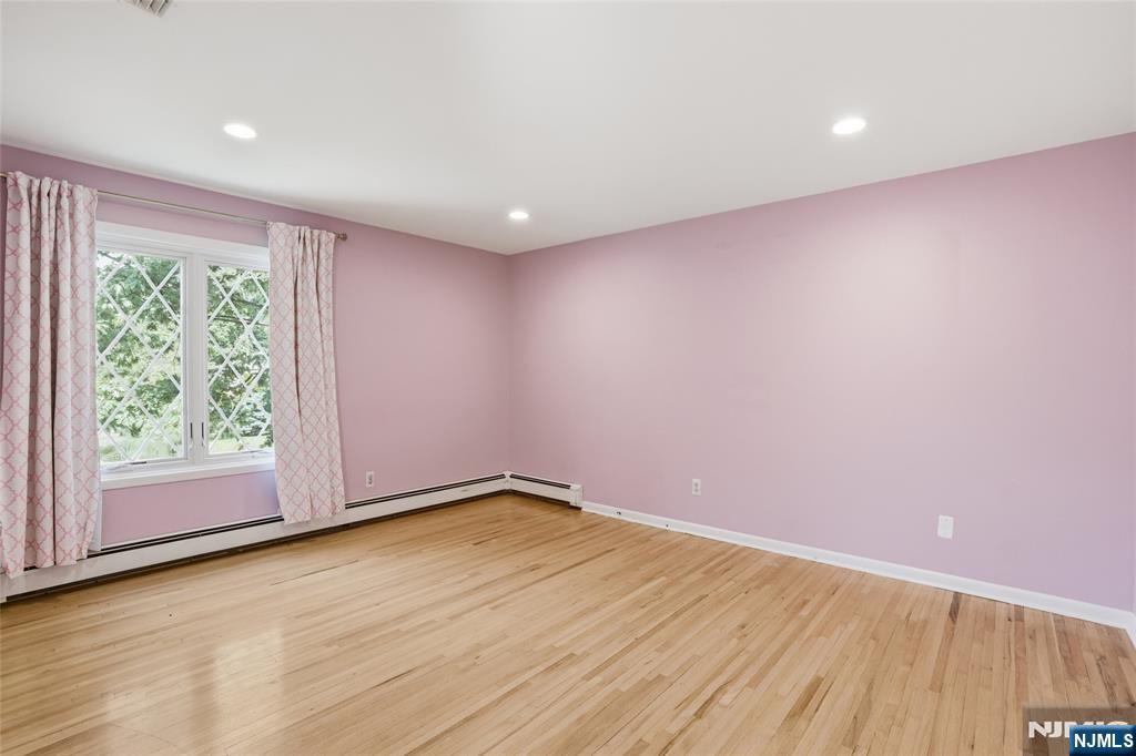 2 Woodside Avenue