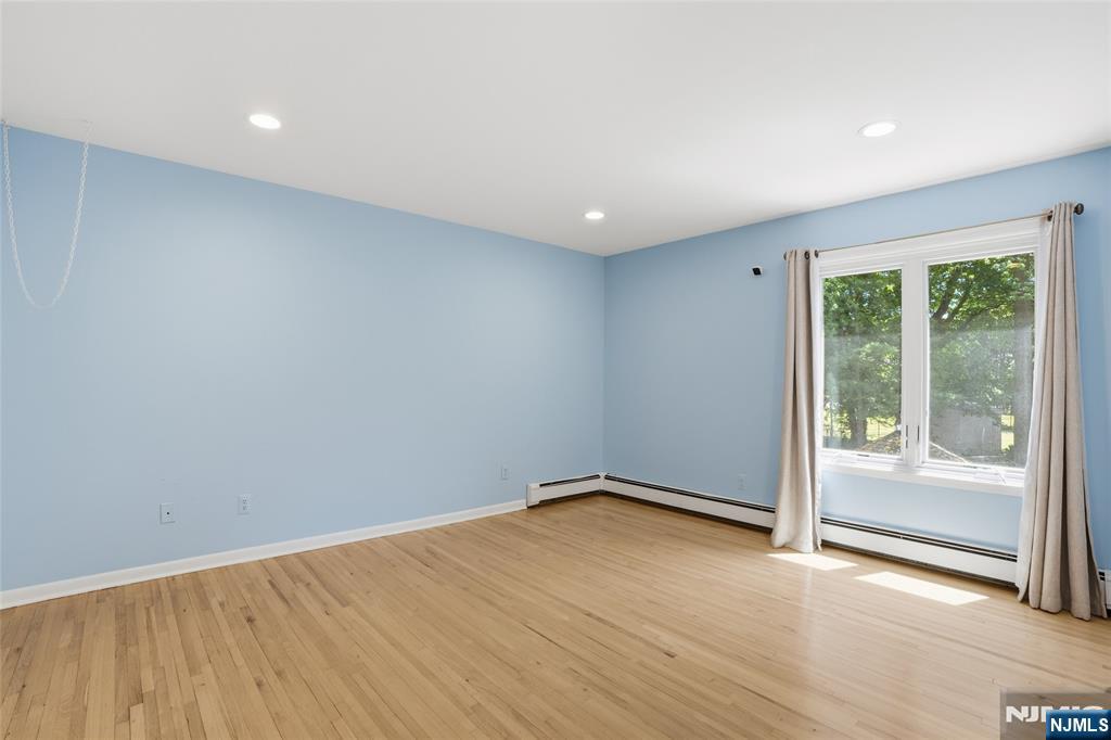 2 Woodside Avenue