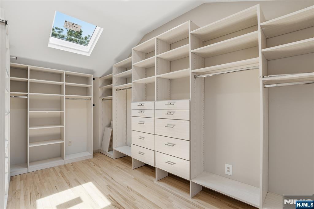 2 Woodside Avenue