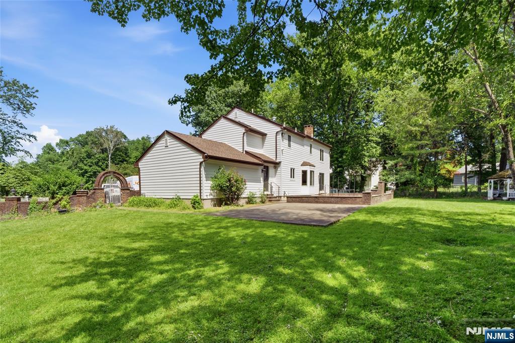 2 Woodside Avenue