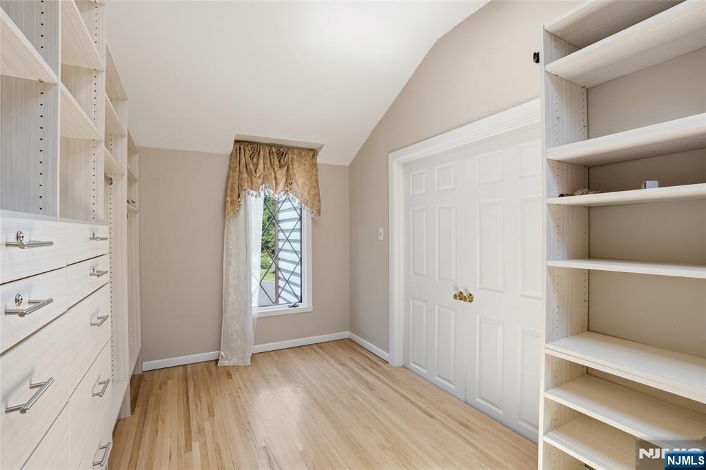 2 Woodside Avenue