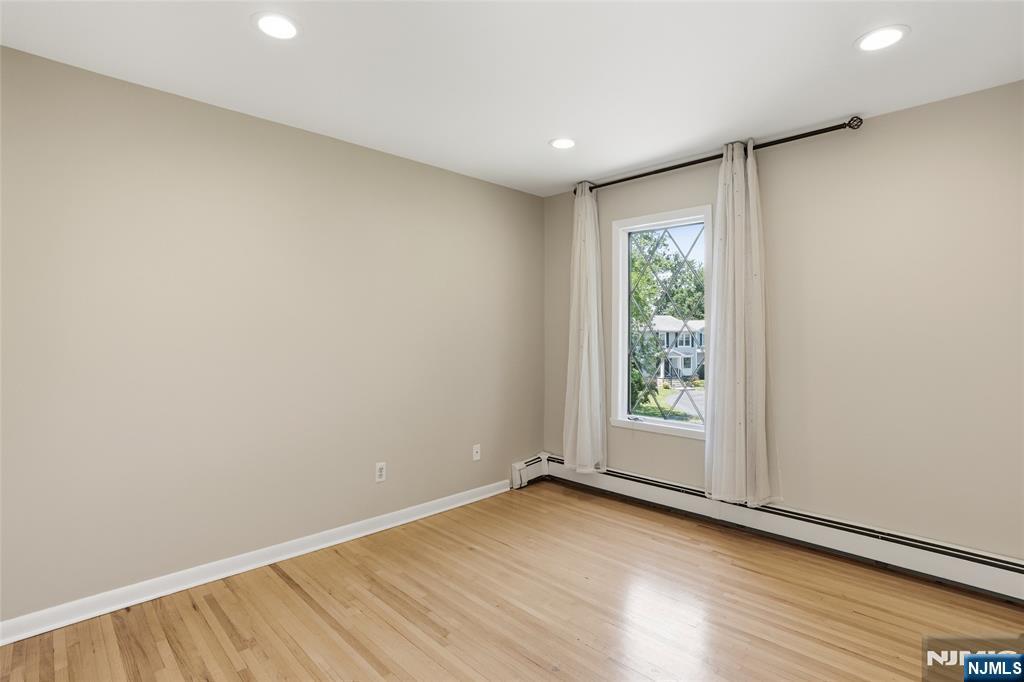 2 Woodside Avenue