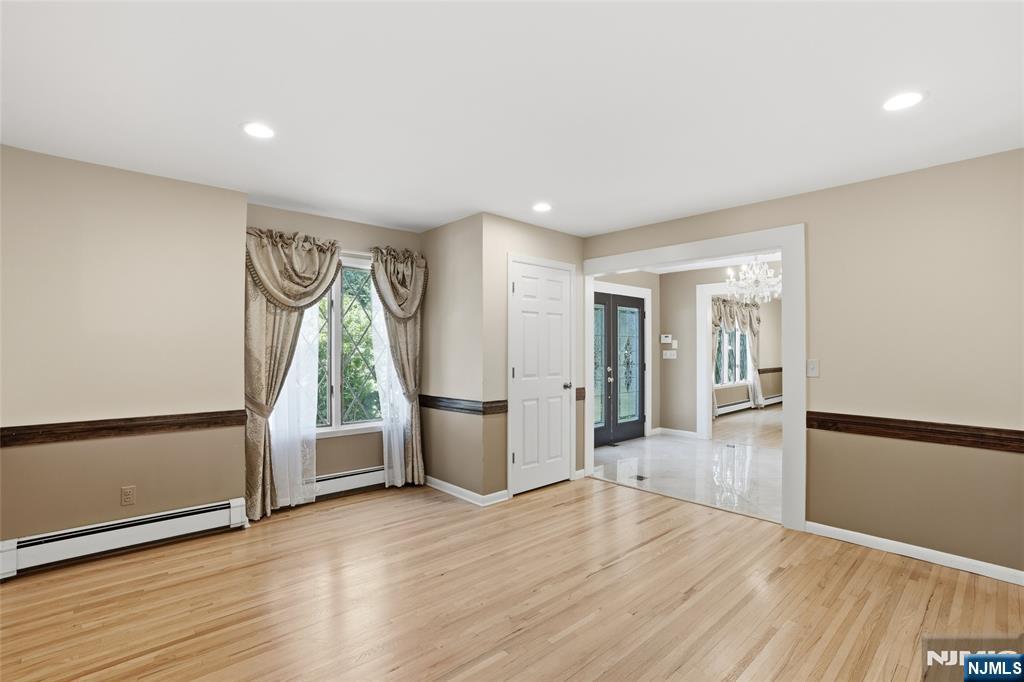 2 Woodside Avenue