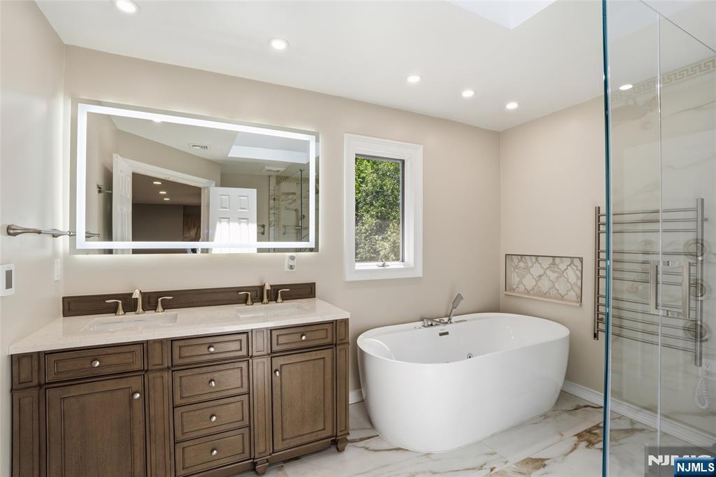 2 Woodside Avenue
