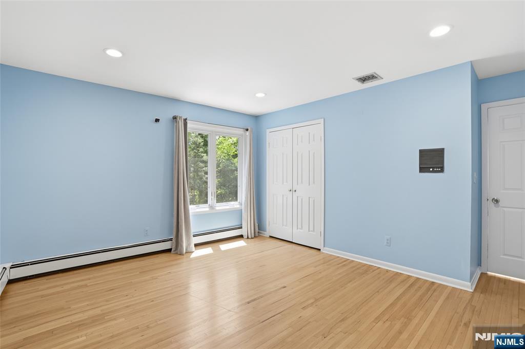 2 Woodside Avenue