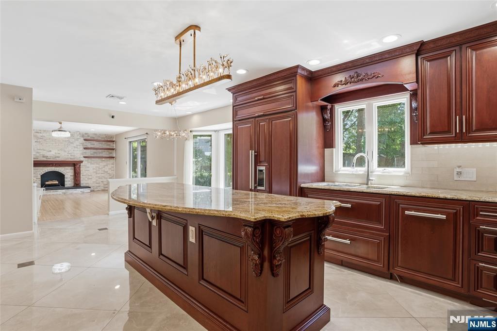 2 Woodside Avenue