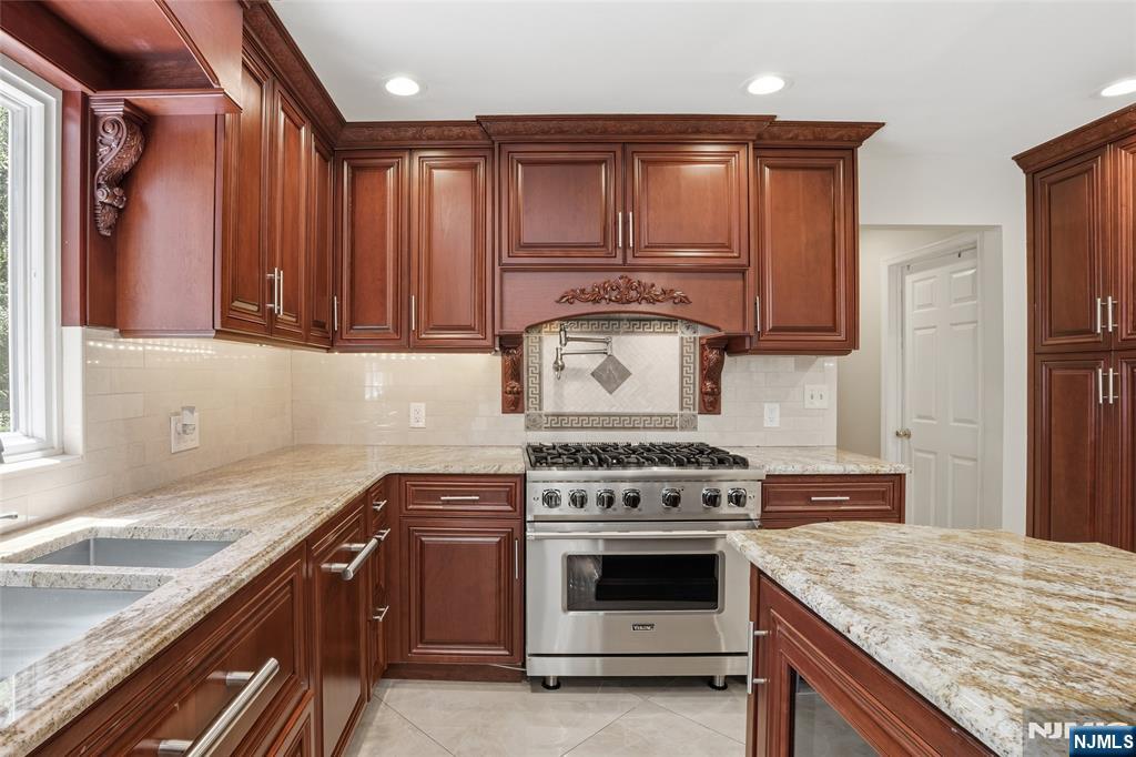 2 Woodside Avenue